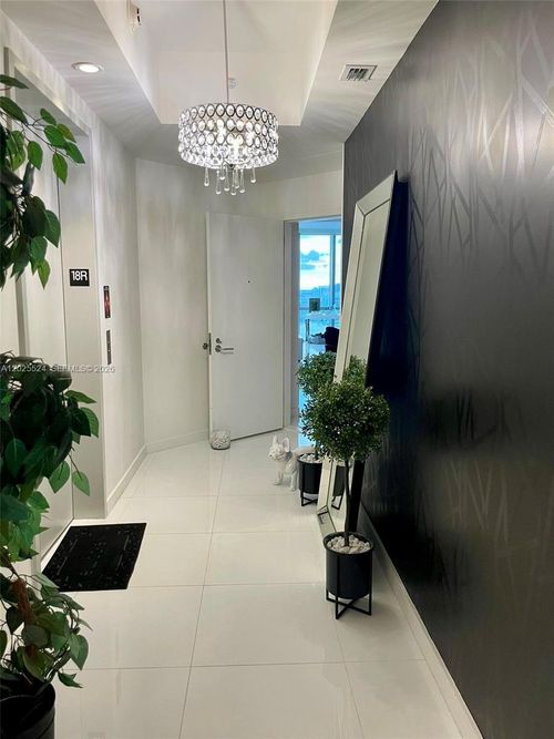 1808-851 Ne 1st Ave, Miami, FL, 33132-1842 | Card Image