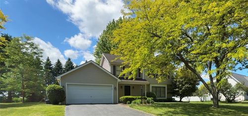 1427 Fieldcrest Dr, Webster, NY, 14580-9369 | Card Image