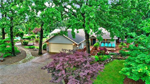 811 E Township St, Fayetteville, AR, 72703-3452 | Card Image