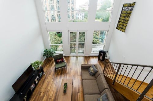 {{alt}} | Card Image