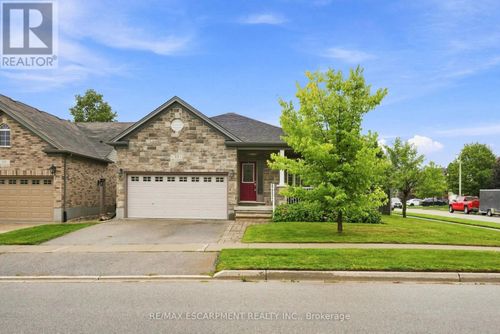 33 Norma Crescent, Guelph (Victoria North), ON, N1E7M4 | Card Image
