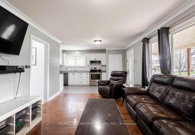43 Armstrong Ave, House other with 4 bedrooms, 2 bathrooms and 2 parking in Hamilton ON | Image 6