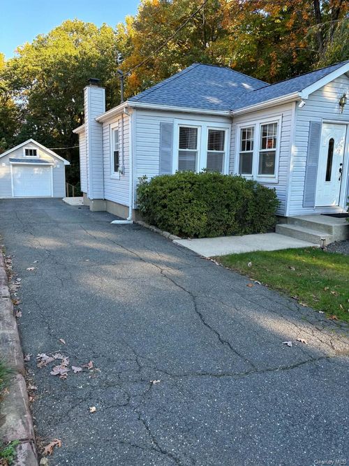 101 Gatto Ln, Pearl River, NY, 10965-1004 | Card Image