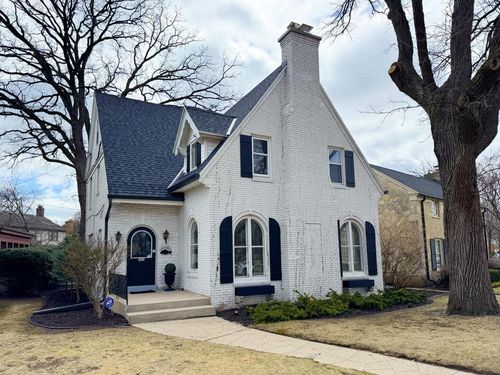 507 E Lexington Boulevard, Whitefish Bay, WI, 53217 | Card Image