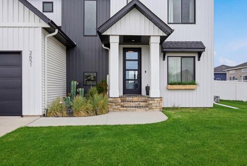 2651 Golden Ln S, Fargo, ND, 58104-7540 | Card Image