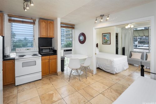 401-240 Liliuokalani Avenue, Honolulu, HI, 96815 | Card Image