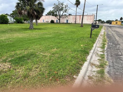 235 E Stoddard Ave, Aransas Pass, TX, 78336-1813 | Card Image