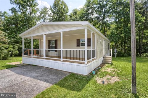 5 Demi Ct, CARLISLE, PA, 17015-8824 | Card Image