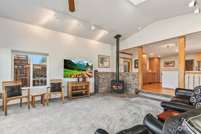 1207 Creso Rd S, House other with 3 bedrooms, 3 bathrooms and 2 parking in Spanaway WA | Image 8