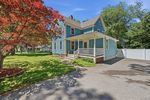 39 Beacon St, Amesbury, MA, 01913-4504 | Card Image
