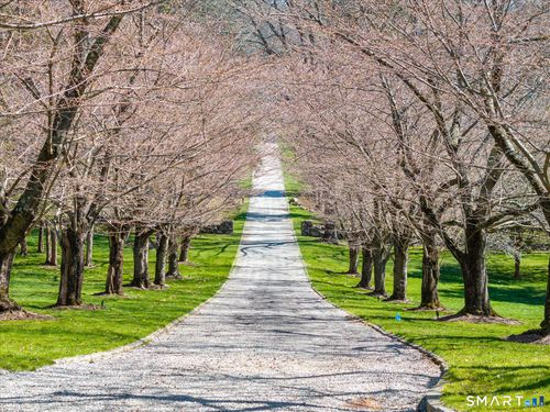 214 Good Hill Rd, Weston, CT, 06883-2326 | Card Image