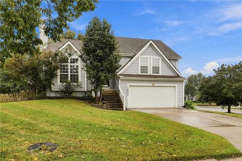 16412 W 157th Ter, Olathe, KS, 66062-3748 | Card Image