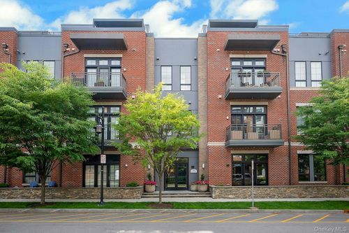 301-102 Legend Cir, White Plains, NY, 10603 | Card Image
