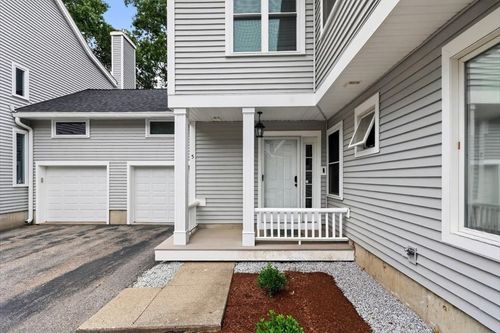 5-5 Blueberry Ct, Rockland, MA, 02370-3327 | Card Image