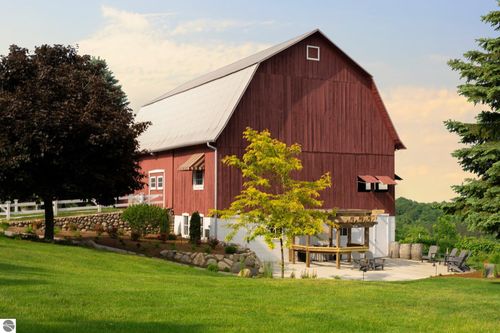 10343 E Hilltop Rd, Suttons Bay, MI, 49682-9741 | Card Image