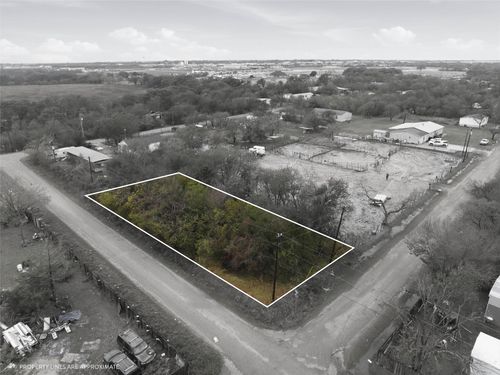 107 Frostdale Dr, Elm Mott, TX, 76640-3906 | Card Image