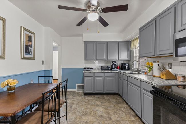 Kitchen | Image 11