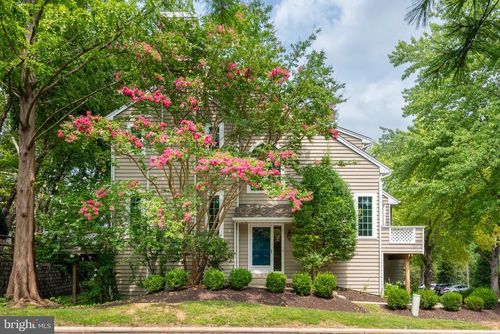 53 Cabot Dr, CHESTERBROOK, PA, 19087-5617 | Card Image
