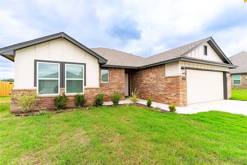 219 S 25th St, Collinsville, OK, 74021-5026 | Card Image