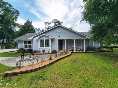9321 Coconut Dr, Ocean Springs, MS, 39564-9754 | Card Image