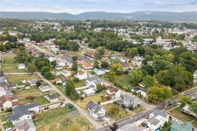 524 N Walnut St, House other with 2 bedrooms, 3 bathrooms and 3 parking in Blairsville PA | Image 23