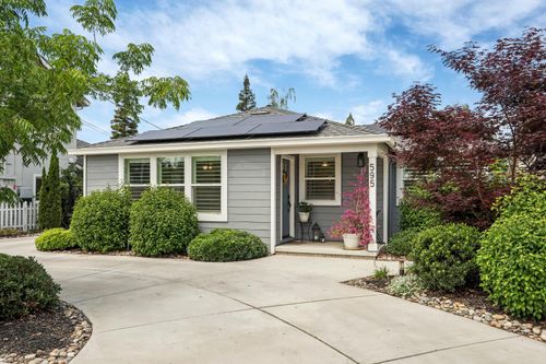 595 E Augusta St, Woodbridge, CA, 95258-9157 | Card Image