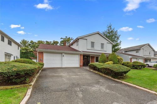 123 South Dr, New Hyde Park, NY, 11040-2232 | Card Image