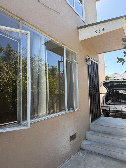534 S 33rd, San Diego, CA, 92113 | Card Image