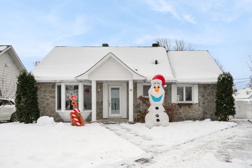 {{alt}} | Card Image