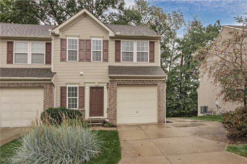 1344 Wellingshire Cir, Cuyahoga Falls, OH, 44221-5186 | Card Image