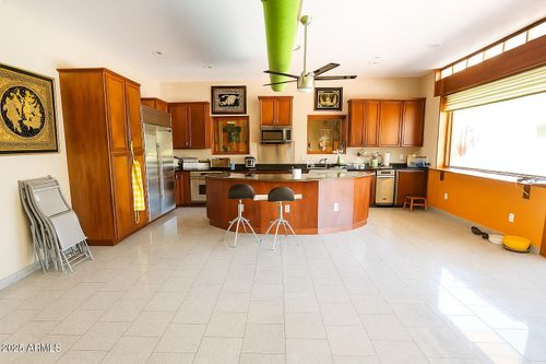 8433 E Cactus Rd, Scottsdale, AZ, 85260-5732 | Card Image