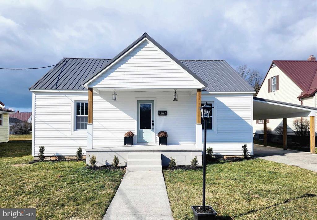 Grant St, Petersburg, WV 26847