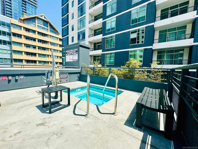 802 - 425 W Beech St, Condo with 2 bedrooms, 1 bathrooms and 1 parking in San Diego CA | Image 27