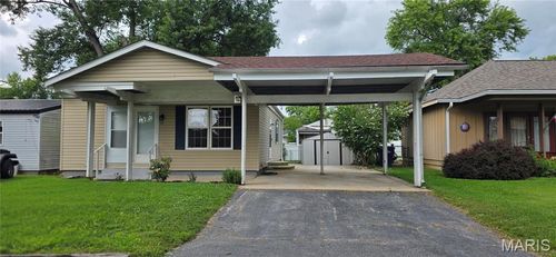 45 Cedar Brook Dr, Pacific, MO, 63069-3411 | Card Image