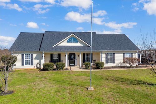369 Kay Dr, Winder, GA, 30680-3160 | Card Image