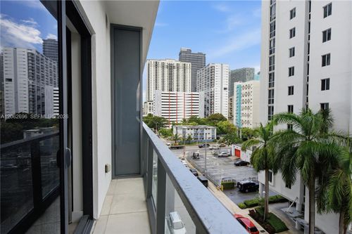 405-229 Sw 9th St, Miami, FL, 33130-3573 | Card Image
