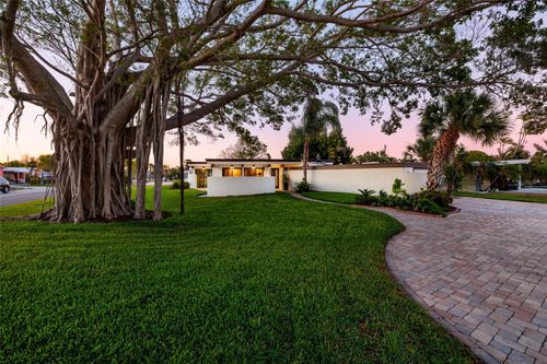 302 41st Ave, ST PETE BEACH, FL, 33706-2616 | Card Image