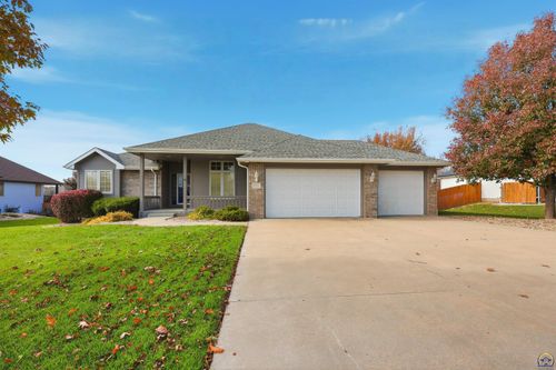 5021 Nw Sterling Chase Dr, Topeka, KS, 66618-2531 | Card Image