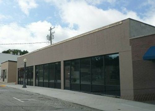 b-121 N Walnut St, Colfax, IA, 50054-1039 | Card Image