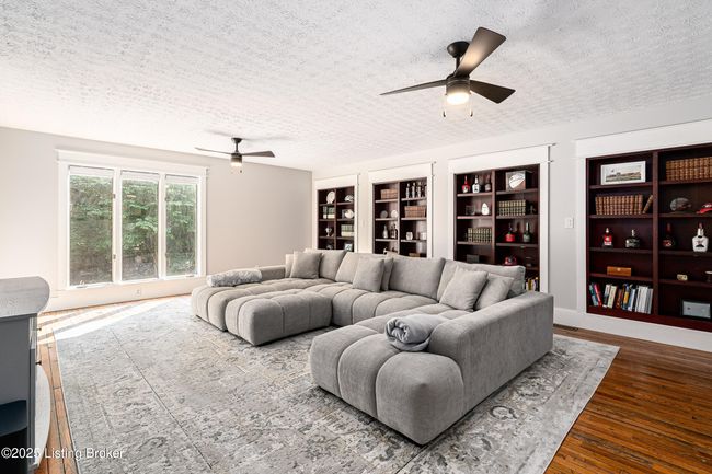 2918 Spickert Knob Rd, House other with 5 bedrooms, 4 bathrooms and null parking in Floyds Knobs IN | Image 31