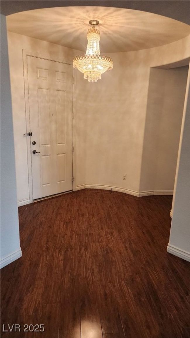 Entry foyer | Image 4