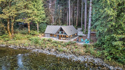 12423 744th Ave Ne, Skykomish, WA, 98288 | Card Image