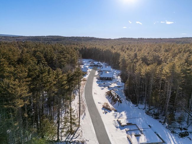 4B Debbie Lane, Condo with 2 bedrooms, 2 bathrooms and null parking in Amherst NH | Image 4