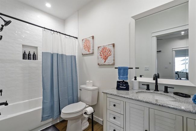 Bathroom 1 | Image 23