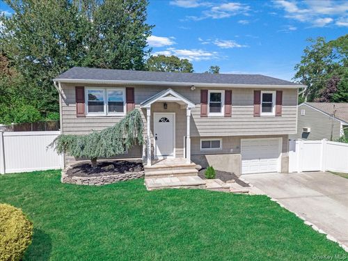 99 Elmwood Ave, Selden, NY, 11784-2911 | Card Image