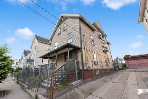 113 Summer St, Central Falls, RI, 02863-2139 | Card Image