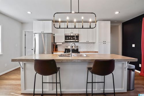 301 Wisteria St, WEST BLOCTON, AL, 35184-2339 | Card Image