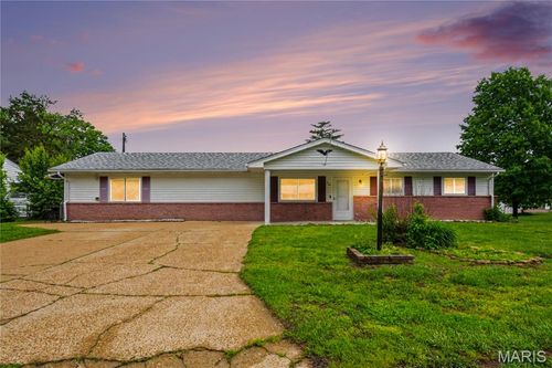 201 Heyden Dr, Eureka, MO, 63025-2017 | Card Image