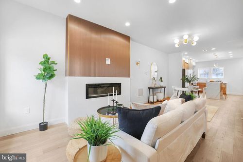 327 N Gilmor St, BALTIMORE, MD, 21223-1736 | Card Image