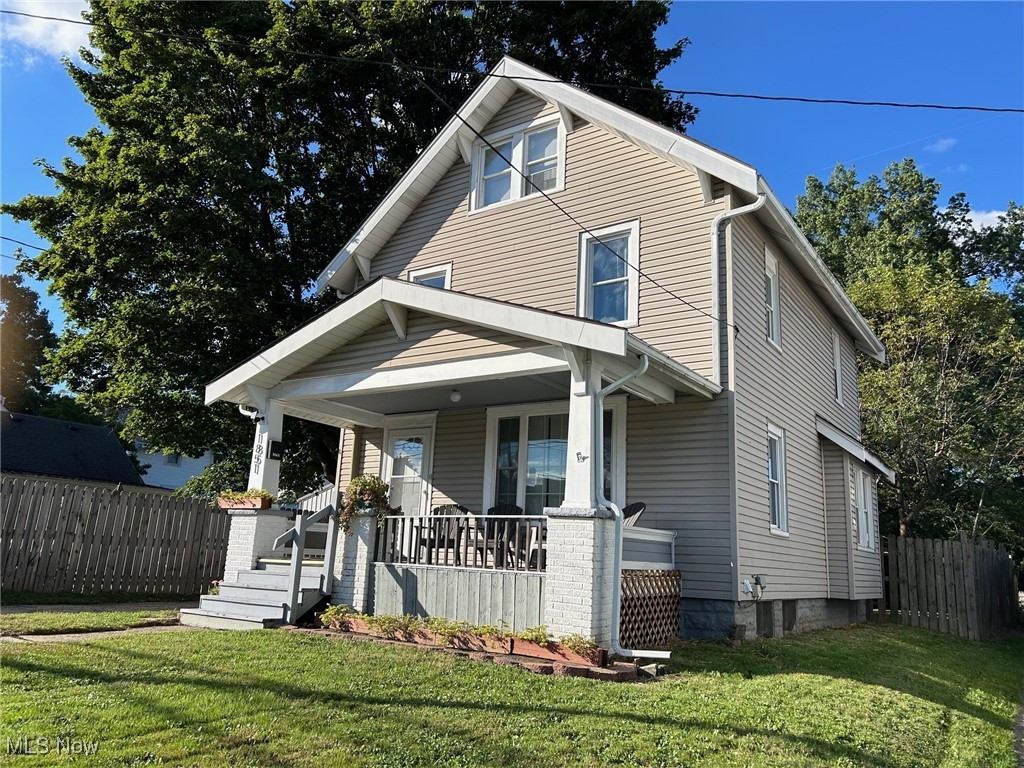 Newton St, Akron, OH 44305